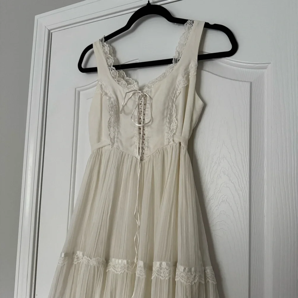 Gunne Sax Vintage Prairie Wedding Dress - Picture 4 of 8
